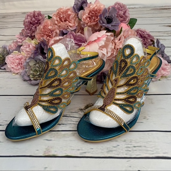 Stunning Handmade Crystal Rhinestone Peacock Heel - Picture 11 of 16